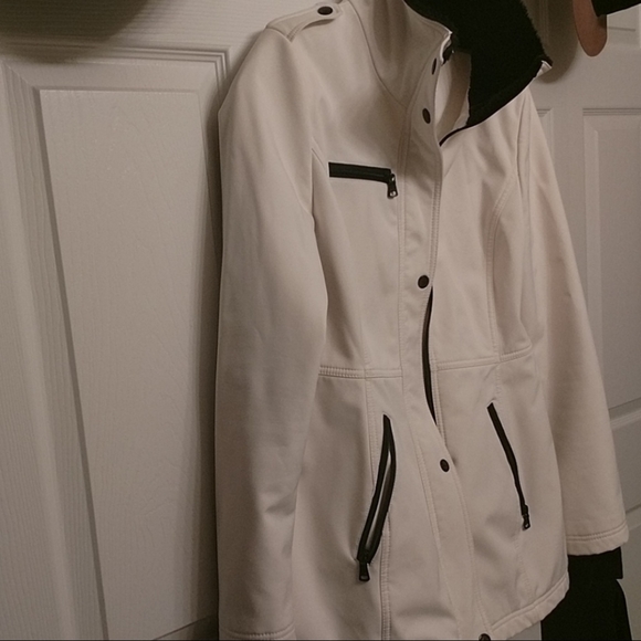 Jessica Simpson off-white coat - Picture 2 of 5